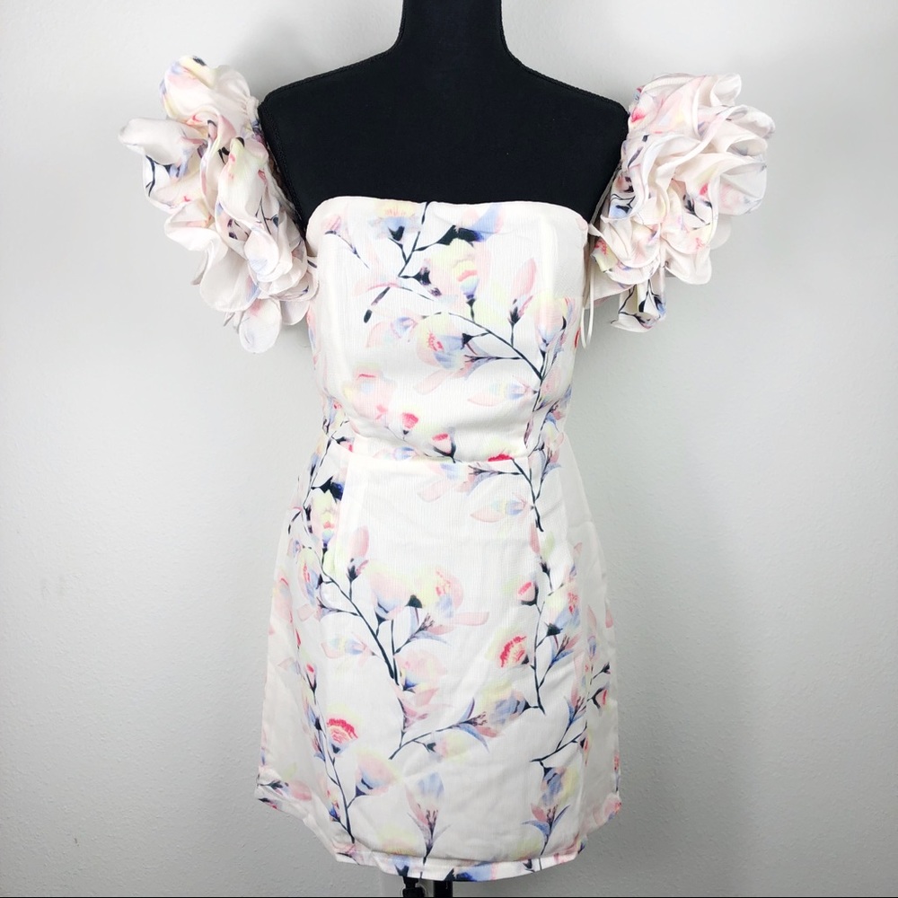 NWT Forever 21 strapless ruffle sleeve dress